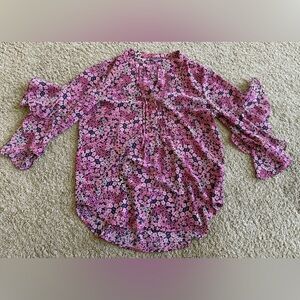 🎀3/$25🎀 Floral Pink Women's Top Vince Camuto Size Small